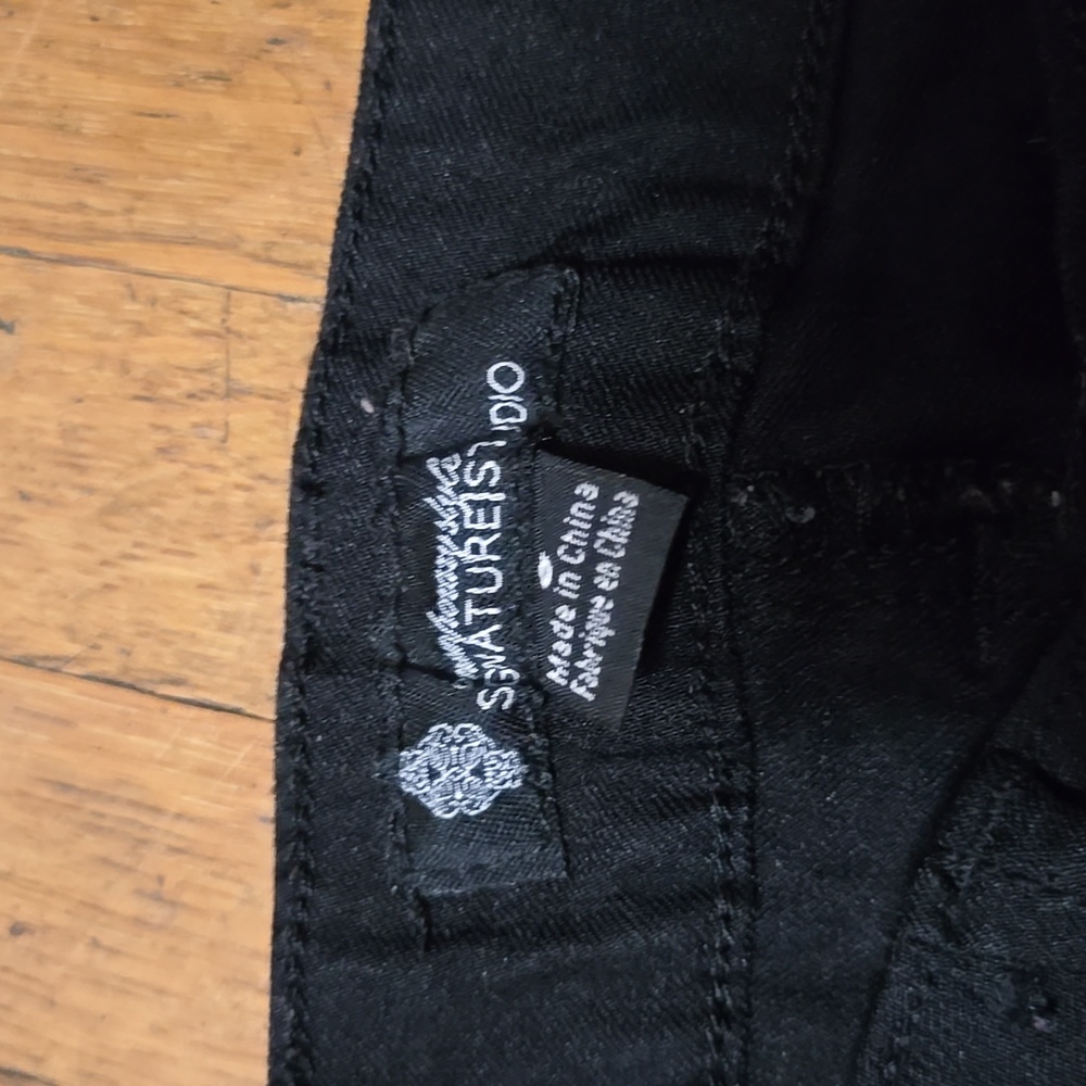 Signature Studio Skinny - Picture 2 of 5